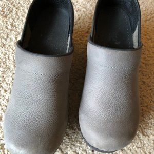 Sanita Danish Clogs size 37 - Very Good condition - please read for sizing info